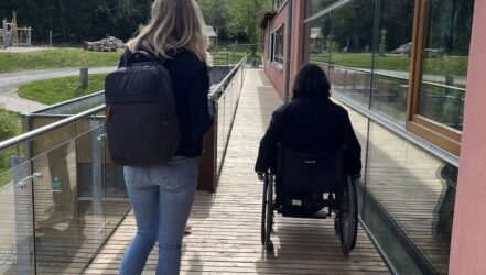 Balkonverlängerung - barrierefreier Weg in die Ausstellung