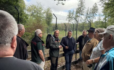 Dr. Harald Egidi mit kommunalen Vertreterinnen und Vertretern beim Rundgang Dr. Harald Egidi mit kommunalen Vertreterinnen und Vertretern beim Rundgang